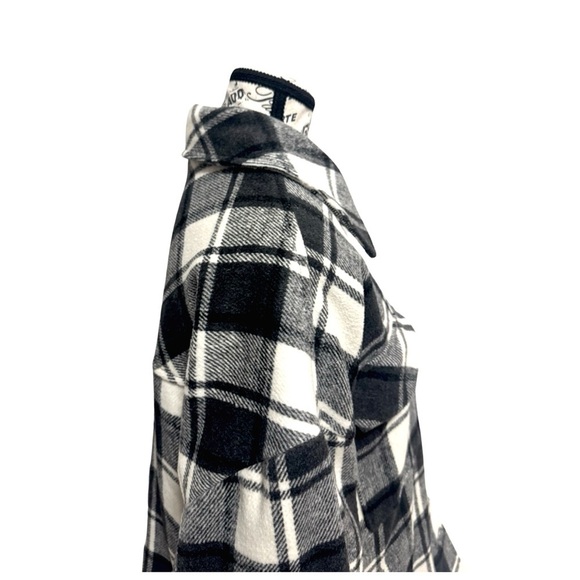 Garage Women’s Plaid Button-Up Coat. Size Large - Picture 7 of 14